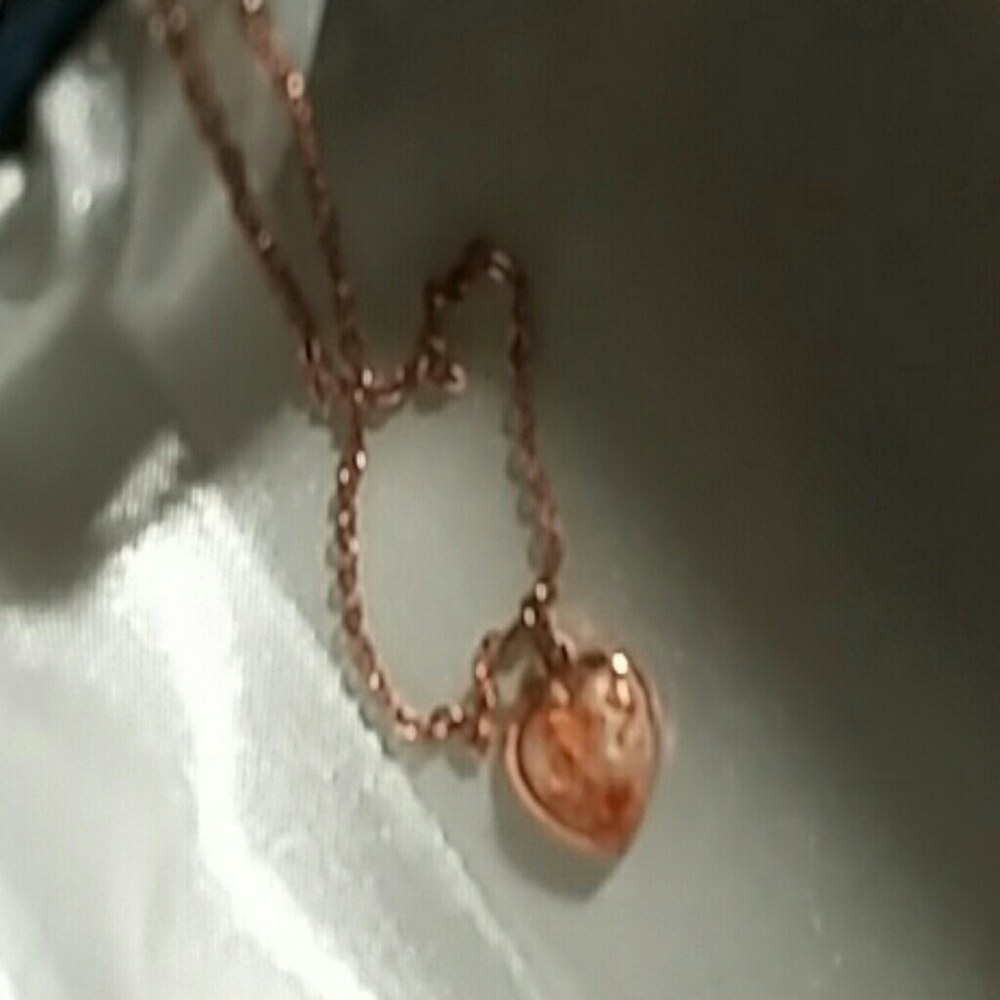 This is an 18in necklace Arizona copper and it has