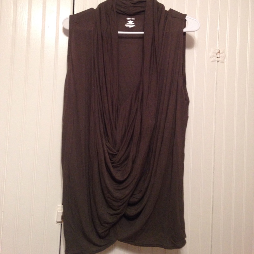 Scooped neck top, military green.
