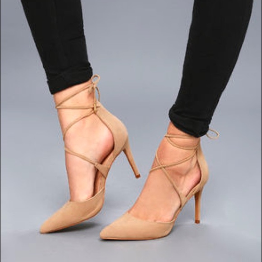 🆕❤️ BNWT Taupe Nubuck Strappy Lace Up Heels