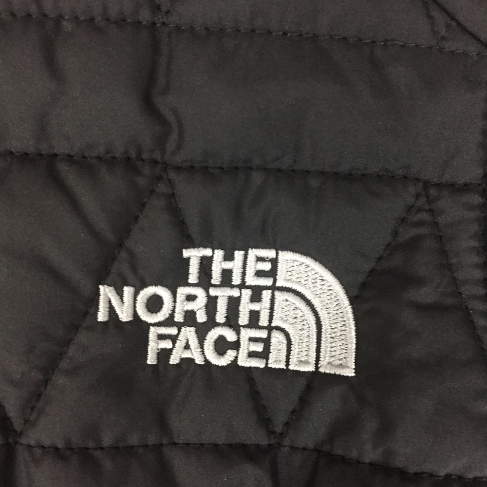 Sold  North Face Quilted Down Zip Puffer Vest - Picture 2 of 6