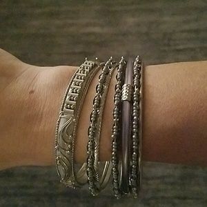 Bangle bracelet set