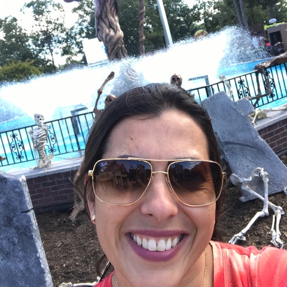 Meet your Posher, Flavia - Picture 1 of 1