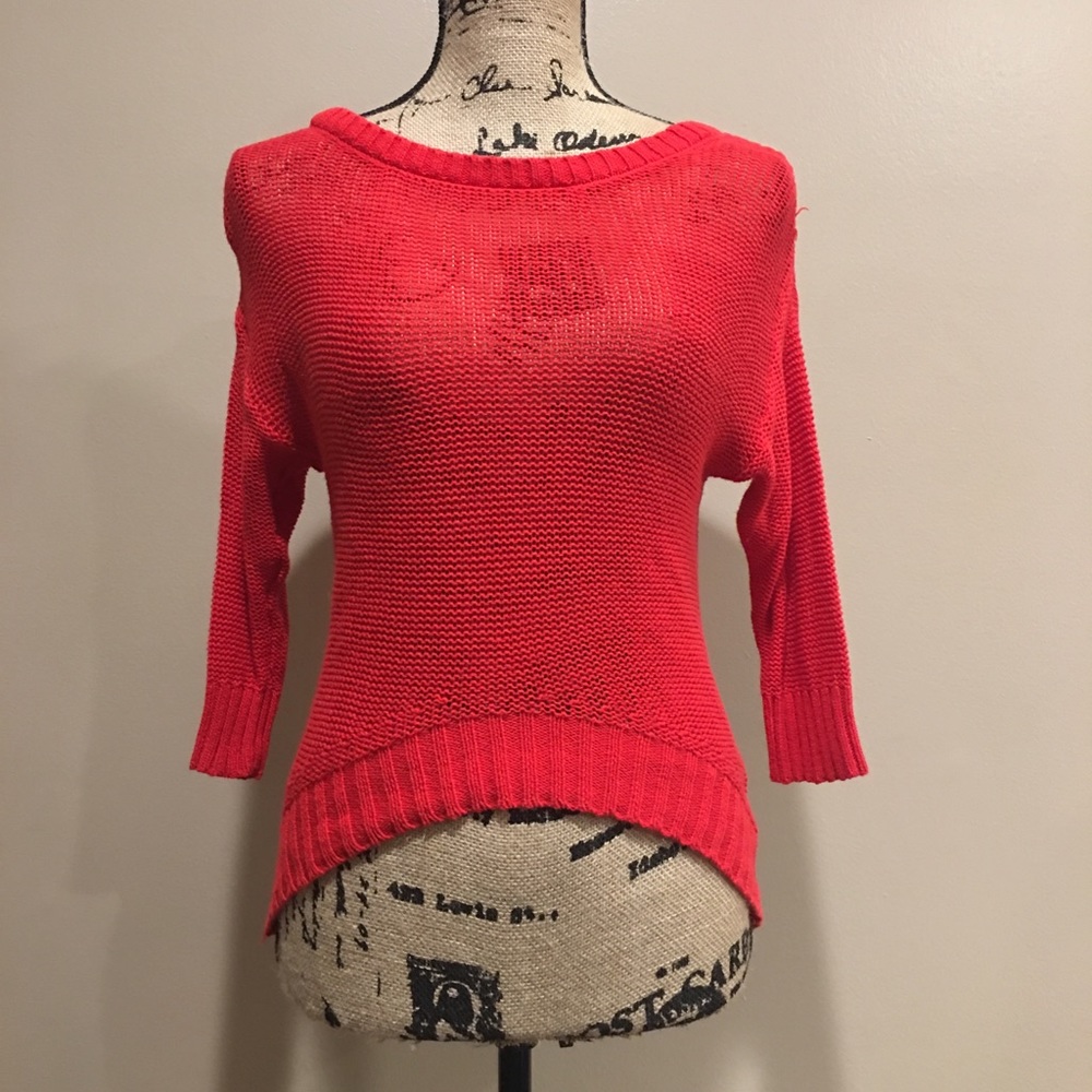 Red quarter sleeve sweater