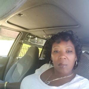 Meet your Posher, Latisha