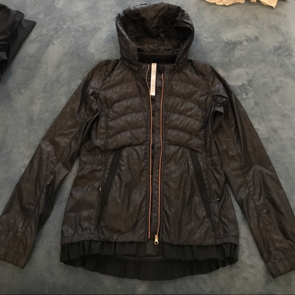 ‼️ ISO LULULEMON SPRINF FLING JACKET SIZE 8 OR 10