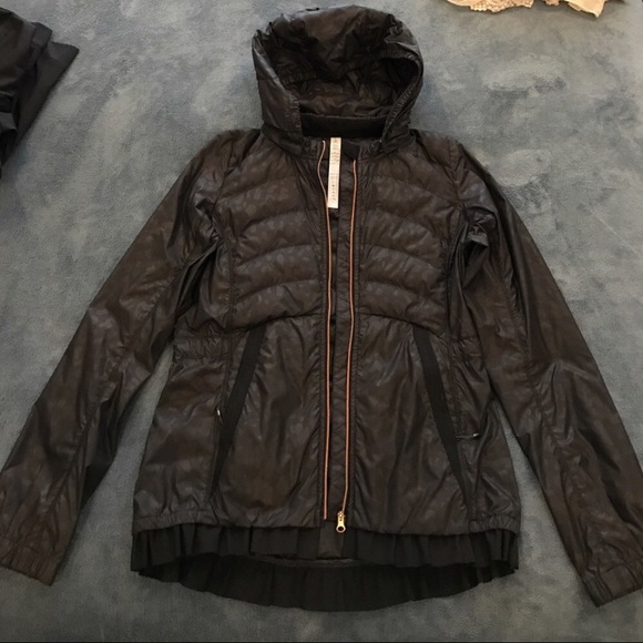 ‼️ ISO LULULEMON SPRINF FLING JACKET SIZE 8 OR 10 - Picture 1 of 2