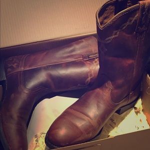 Ariat Heritage Roper boots