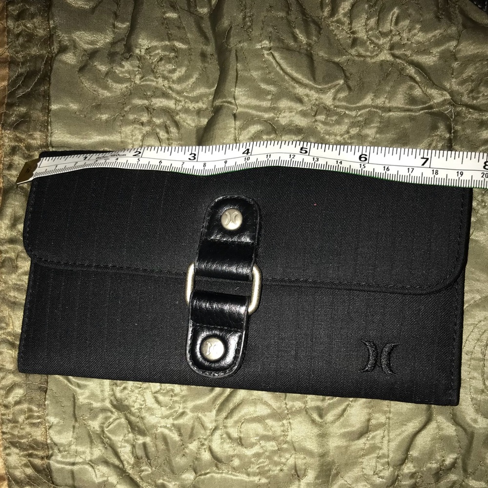 Hurley black wallet. NWT