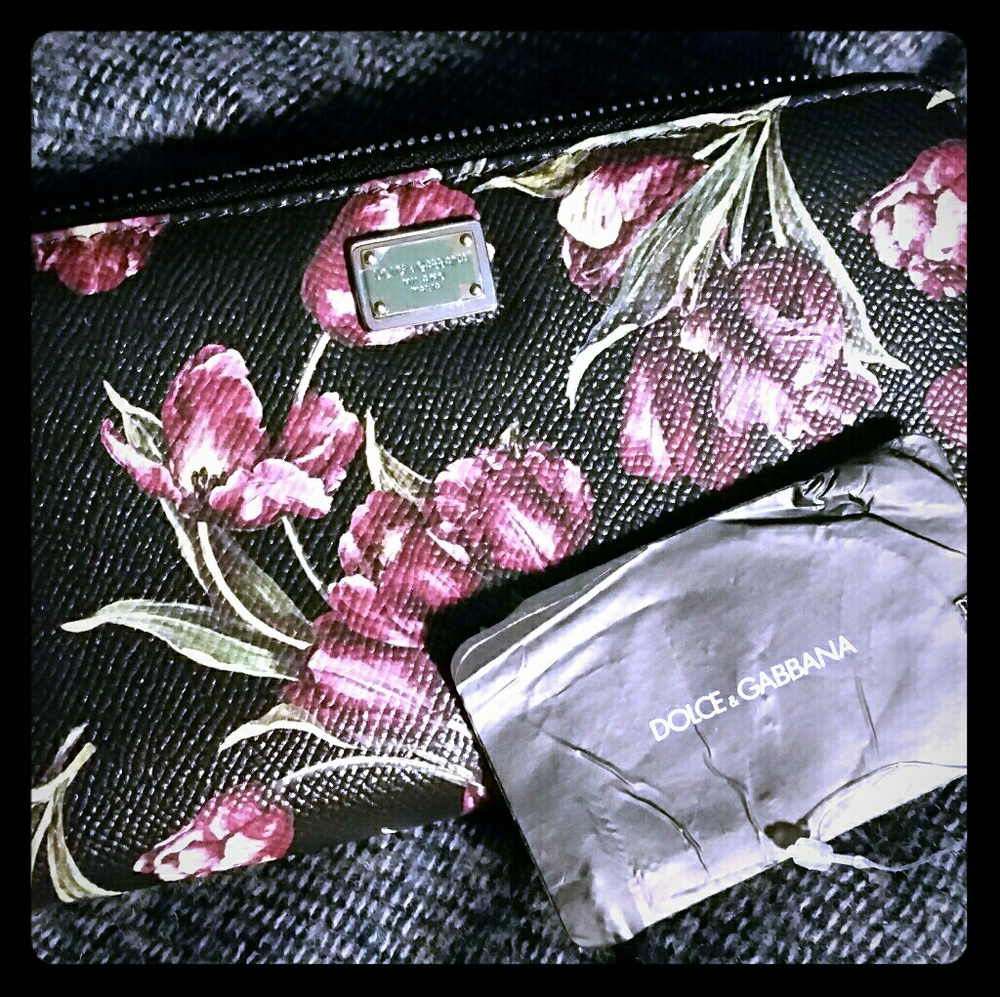 NWT Dolce and Gabbana 'Tulip' Wallet