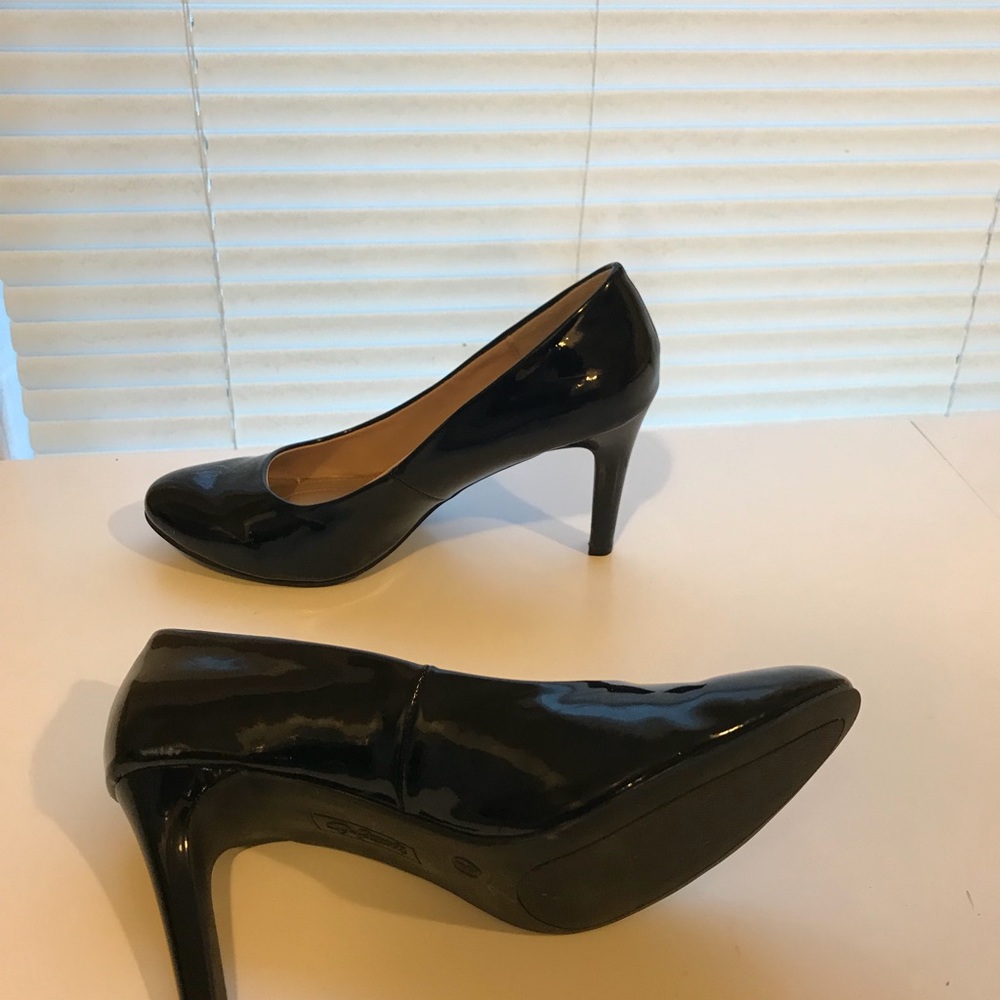 Black patent leather shoes.