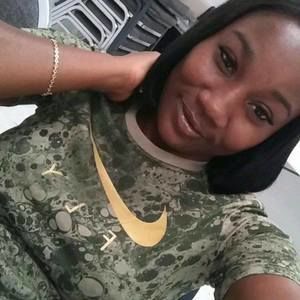 Meet your Posher, Elana