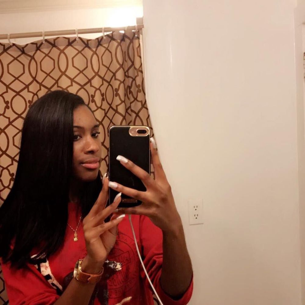 Meet your Posher, Lauren