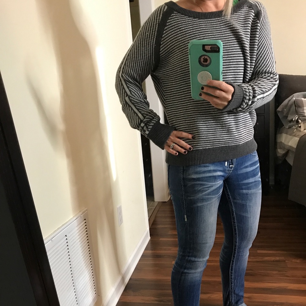 ⛔️SOLD⛔️Lululemon sweater