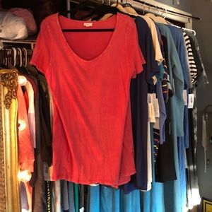 LulaRoe red acid washed XL Classic T, like new