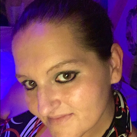 Meet your Posher, Kristin - Picture 1 of 1