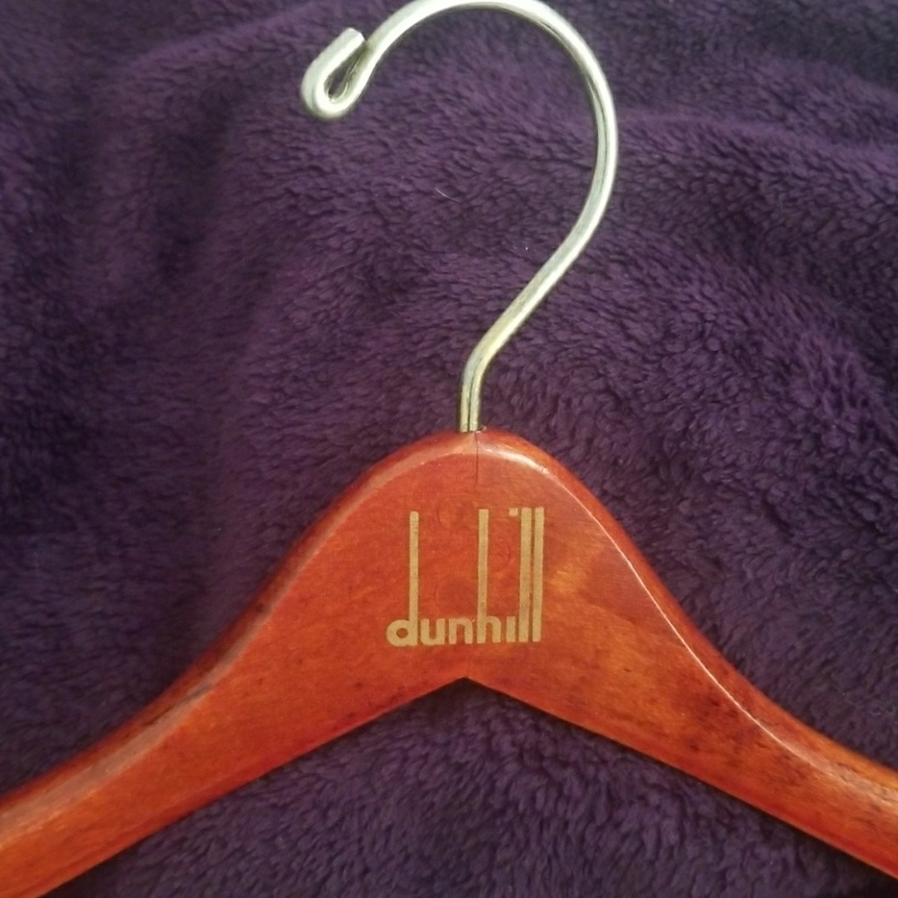 Dunhill hanger