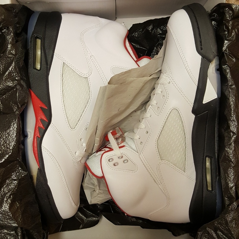 DEADSTOCK 2013 Jordan Retro 5's OG Fire Red