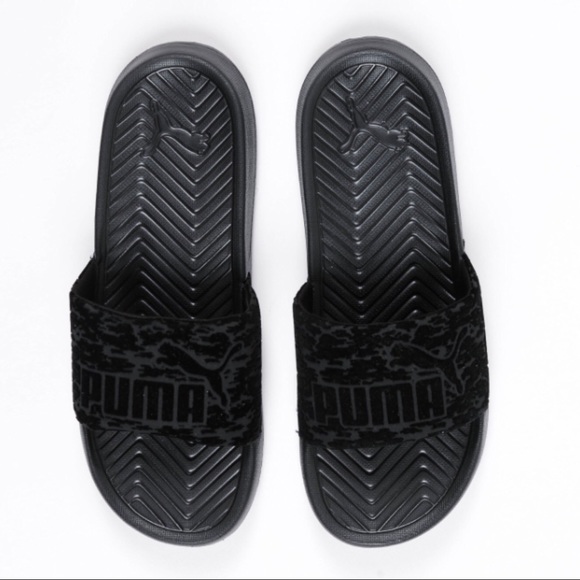 Brand new puma slides / Solid Blackπ€ - Picture 2 of 2