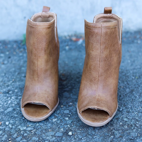 duffy peep toe bootie