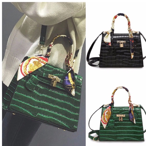 Black Crocodile Embossed Vegan Leather Handbag - Picture 5 of 6