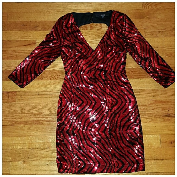 Red sequins dress - Picture 1 of 1