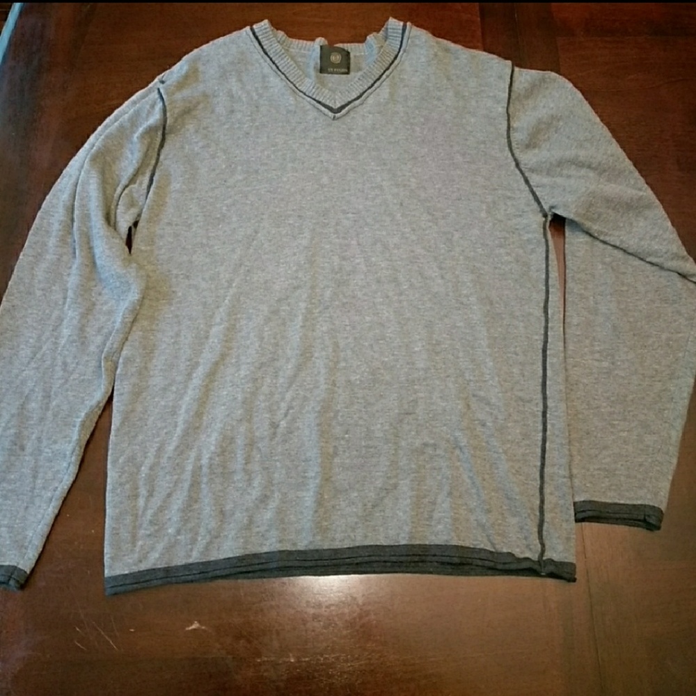 NWOT men's V-neck sweater
