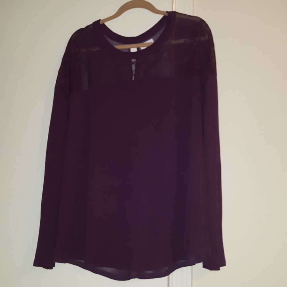Old Navy lace detailed blouse