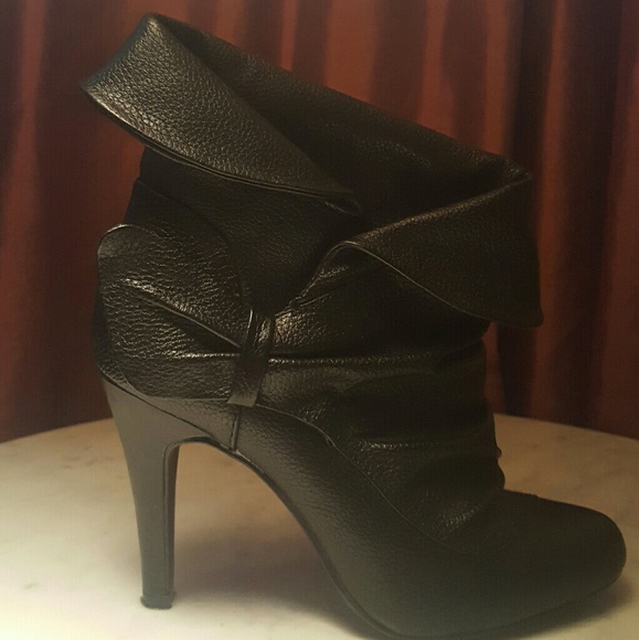 Black Ankle Boots/Booties - Picture 2 of 7