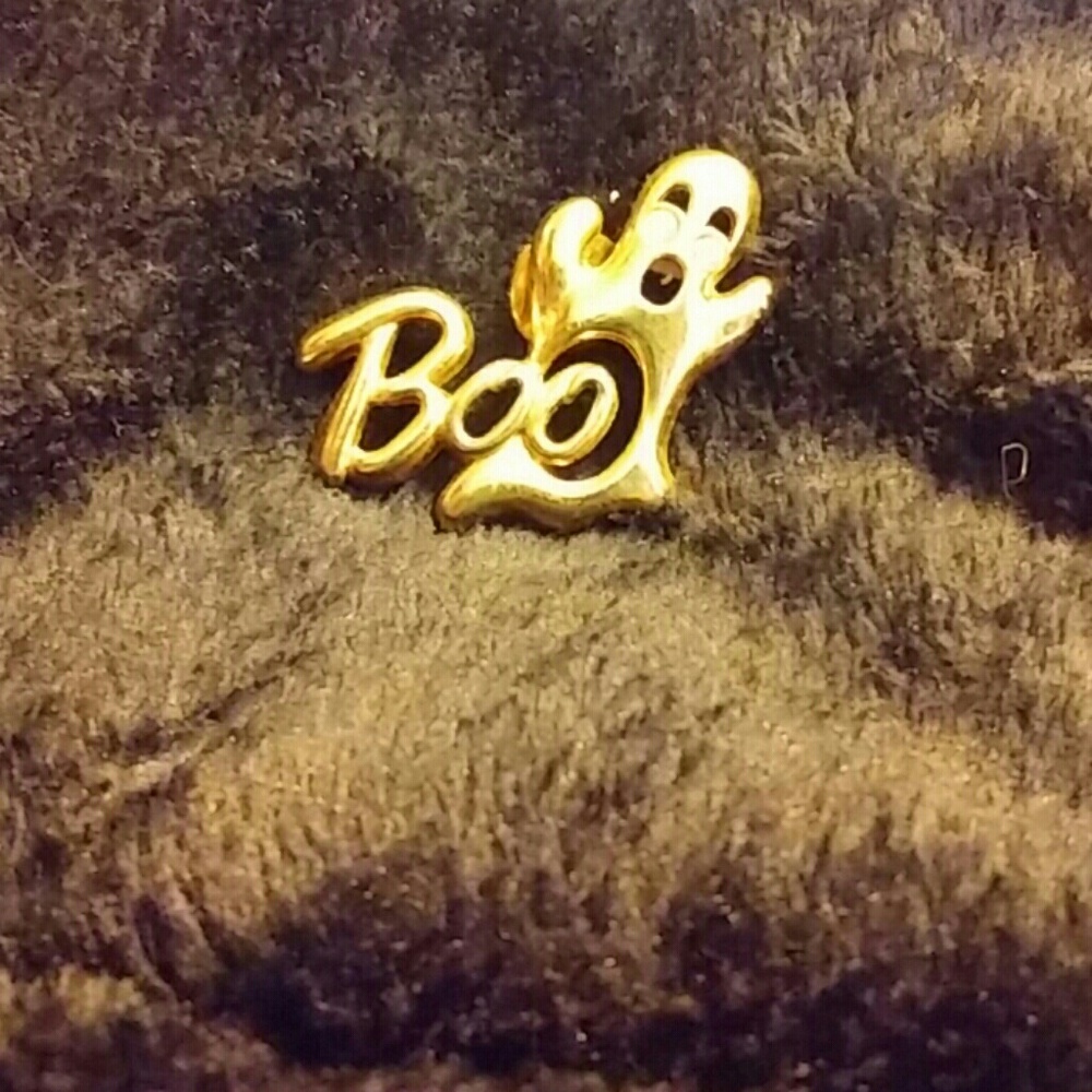 Vintage "Boo" pin for Halloween