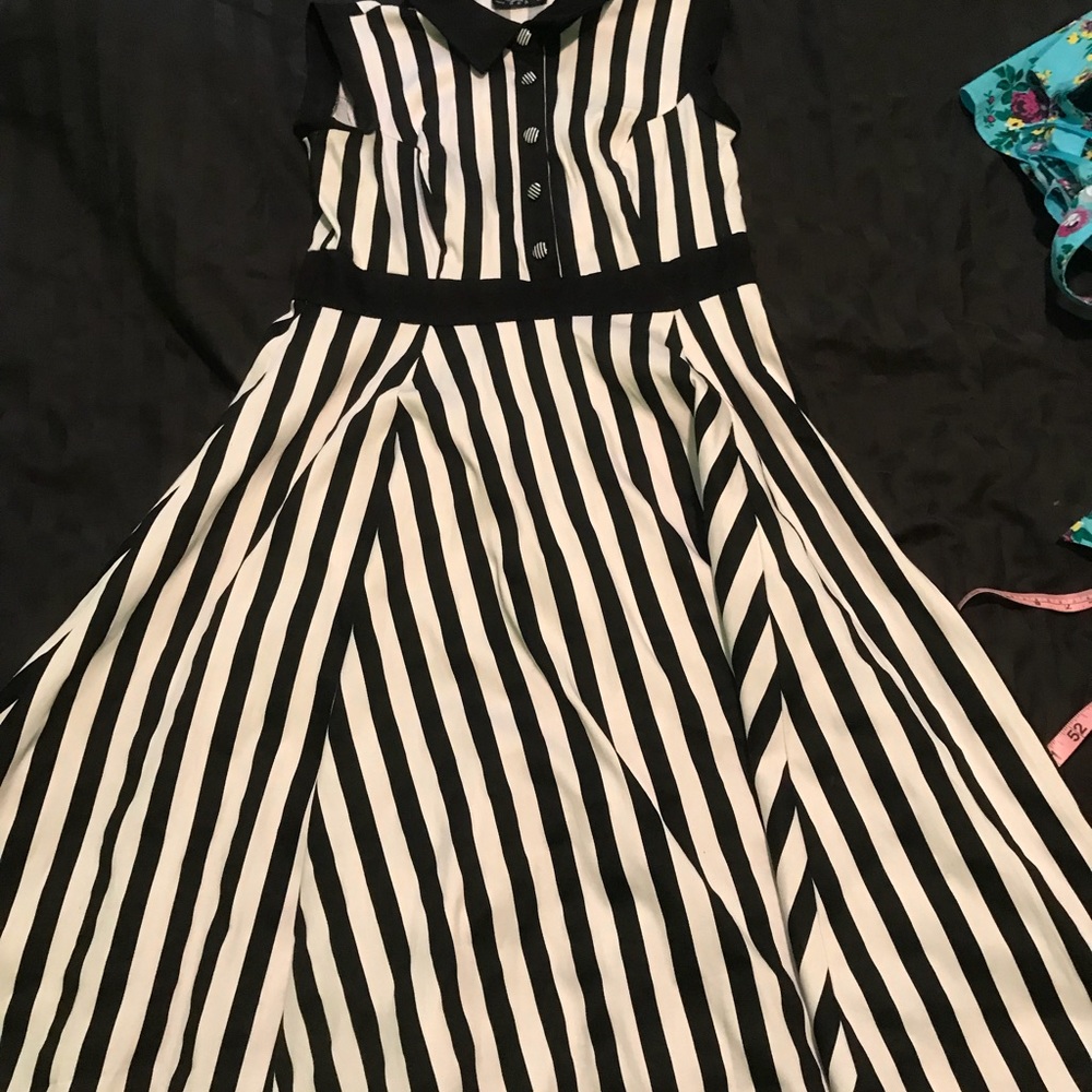 Hearts & Roses black and white striped dress sz 12
