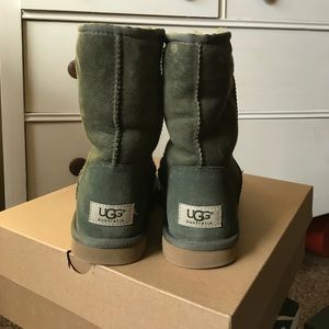 Olive classic Ugg’s