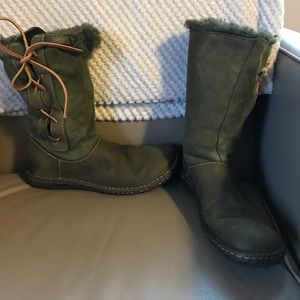 Born Yuma shearling boot