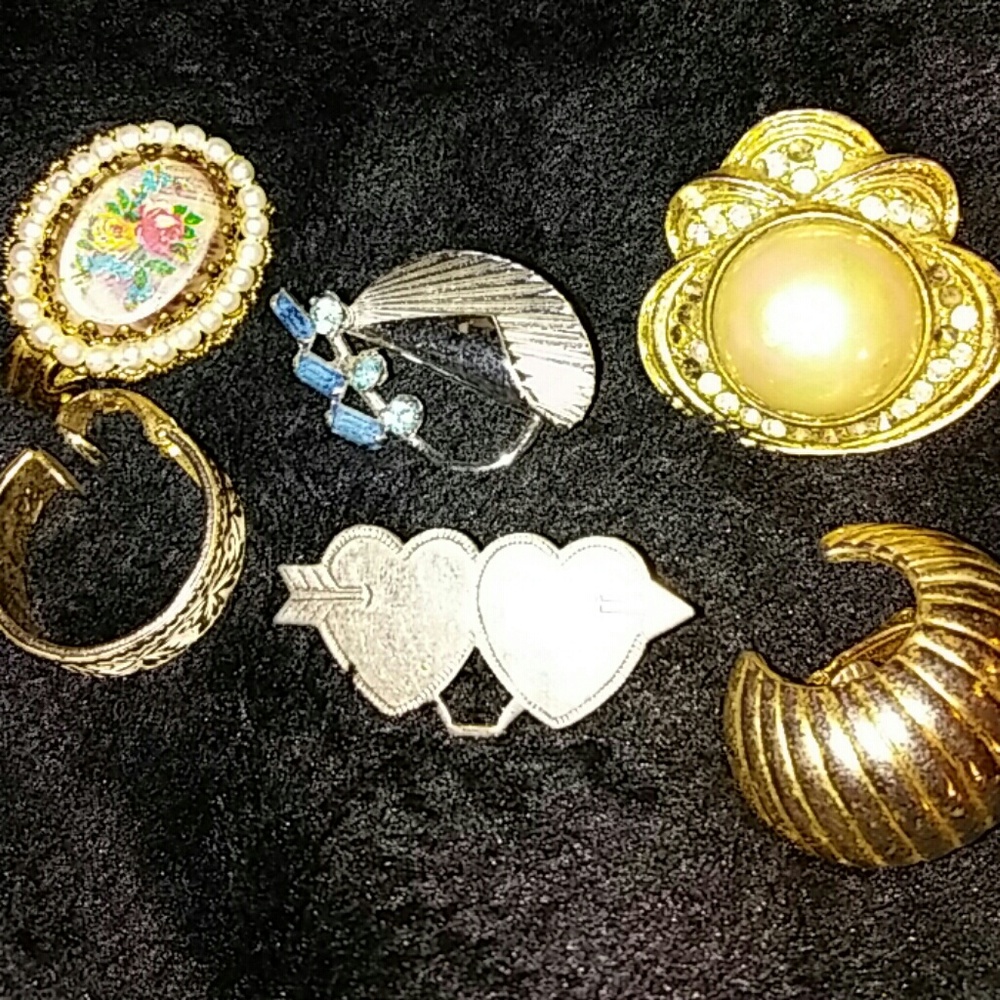 Vintage bundle of misc earrings/pins