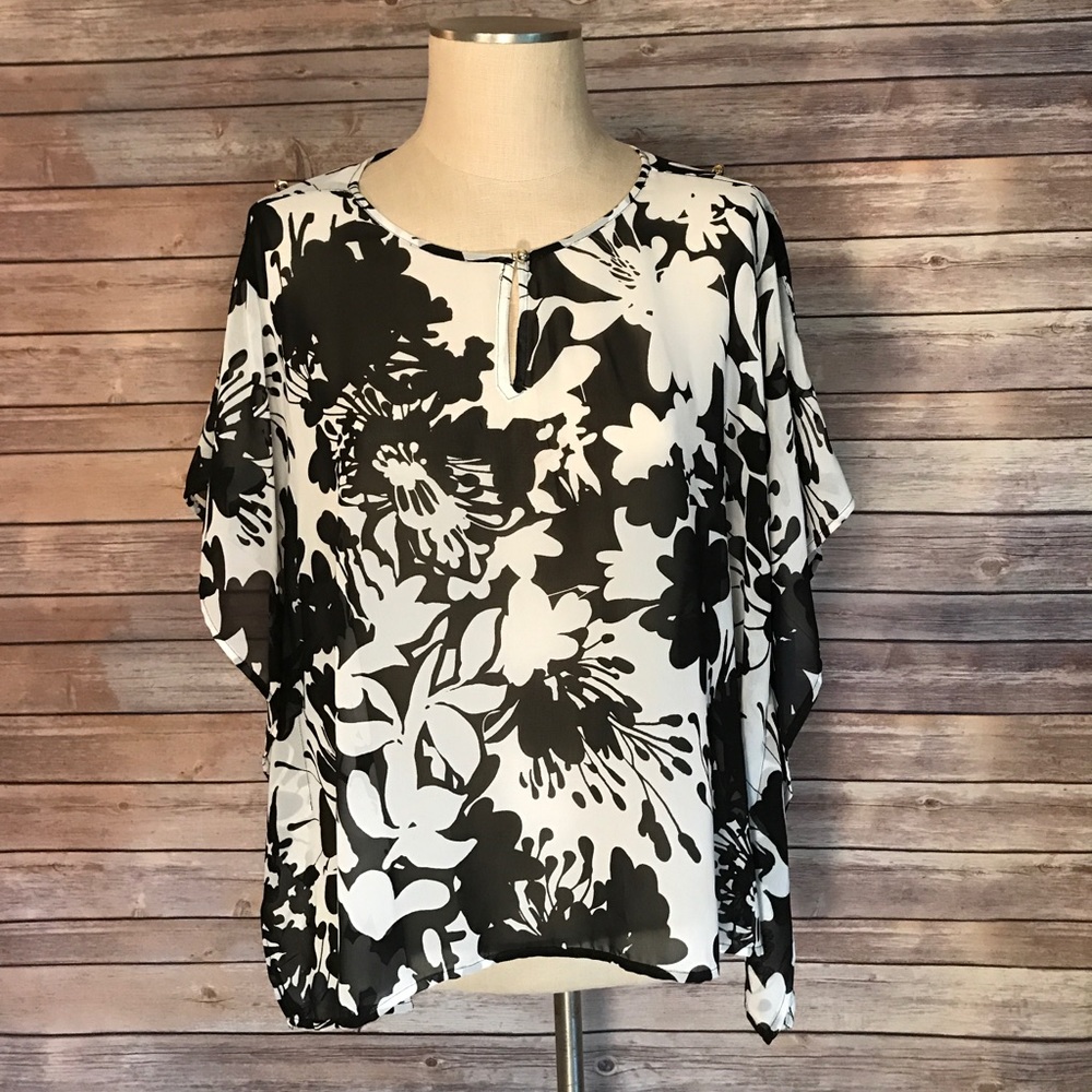 NWT Jennifer Lopez top