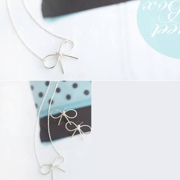 Dainty Silver Bow Necklace - Picture 4 of 6