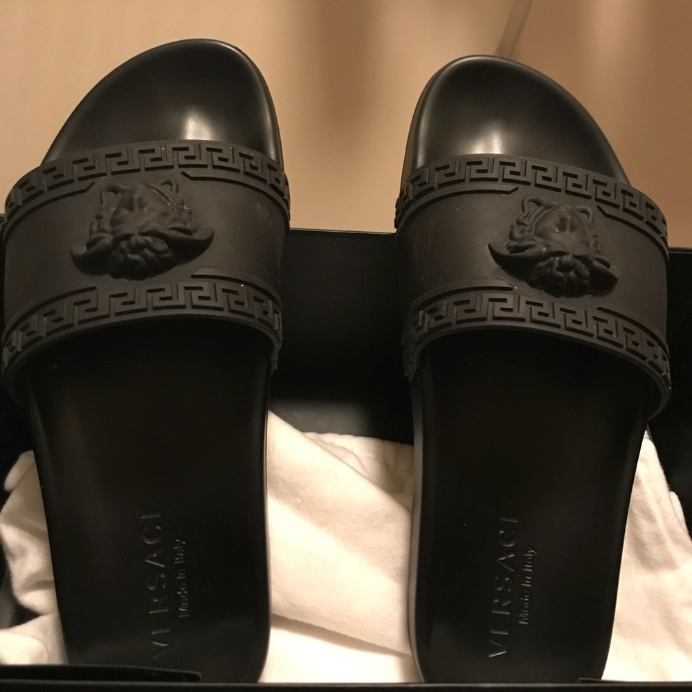 Men’s Versace flip flops