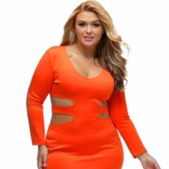 ✨Just In✨ Bodycon Cutout Mini Dress - Picture 2 of 4