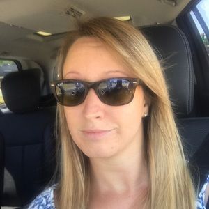 Meet your Posher, Whitney