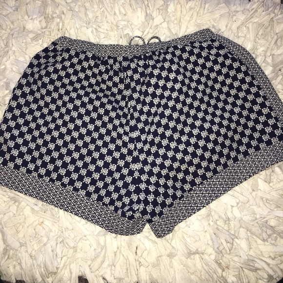 super cute shorts from Francesca’s! - Picture 2 of 3