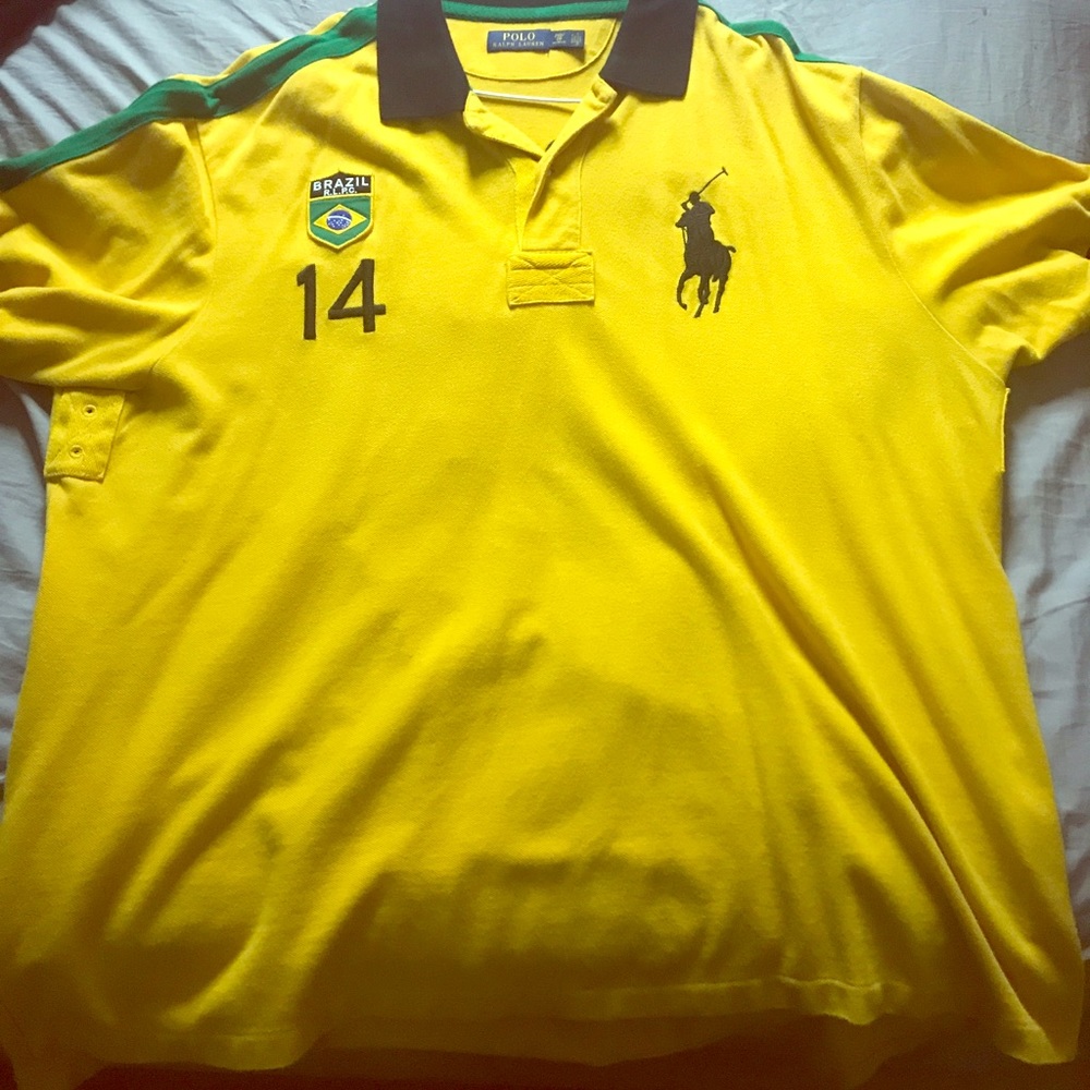Short sleeve “ Brazil “ Polo Collar Shirt .