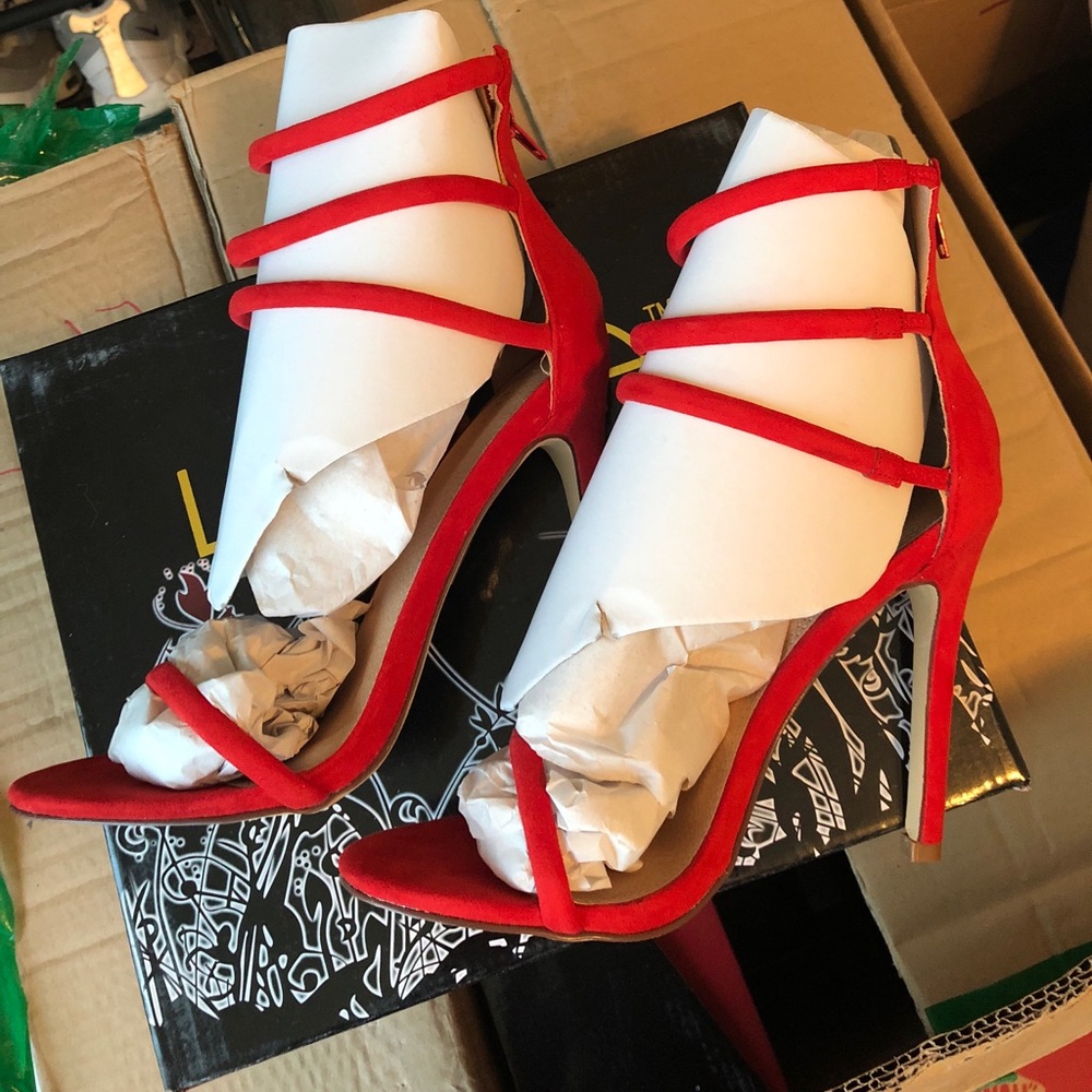 BRAND NEW RED PUMPS DIFFERENT SIZES - Picture 5 of 6