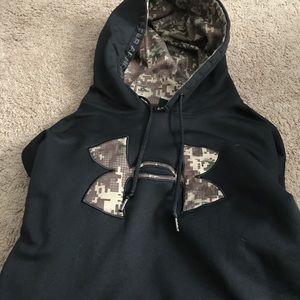 Under armour sweat shirt army camouflage