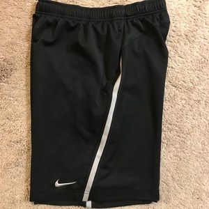 👻 Black Nike Athletic Shorts Size Medium