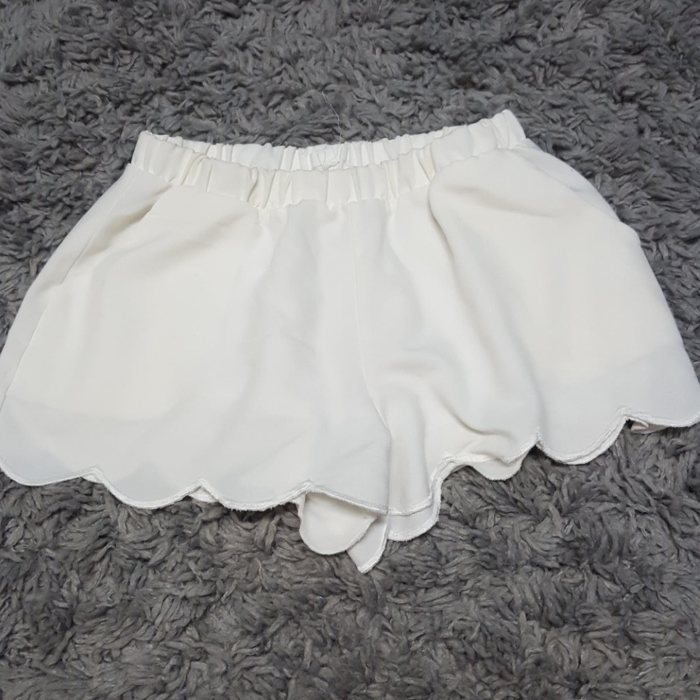 BLOOMERS WHITE BOUTIQUE BLOOMER SHORTS