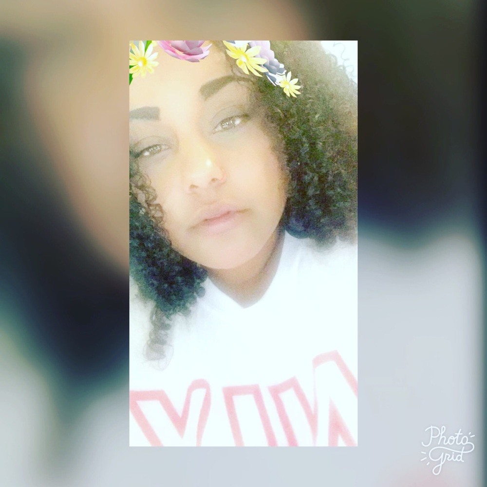 Meet your Posher, Chantia