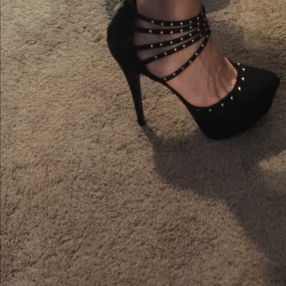 i do not use them heels 👠 - Picture 3 of 3