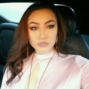 Meet your Posher, Cortney