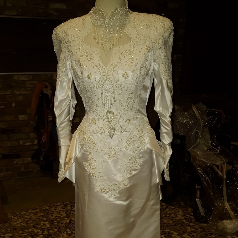 Beautiful vintage wedding dress