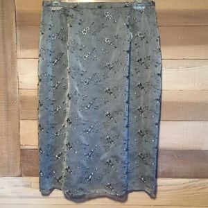 EMBROIDERED PENCIL SKIRT SIZE 12 EUC