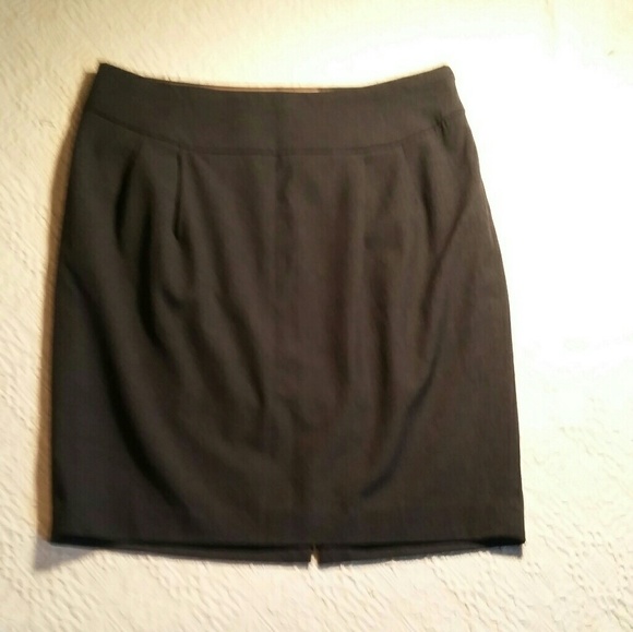 The Limited Dresses & Skirts - The Limited Gray pencil style skirt, size 2